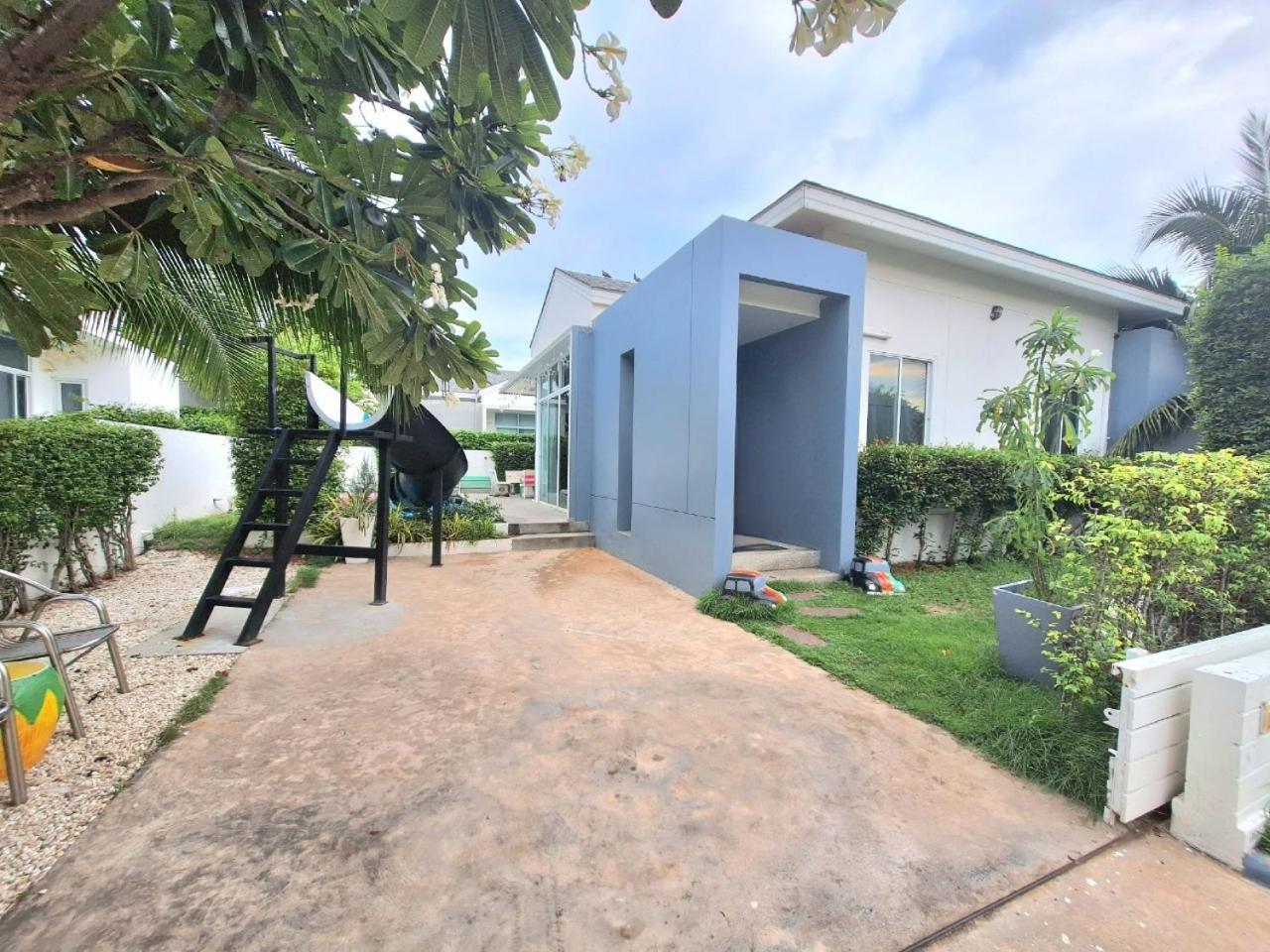 Beachtown Cha-Am Private Poolvilla From Beach 2Km Exterior photo